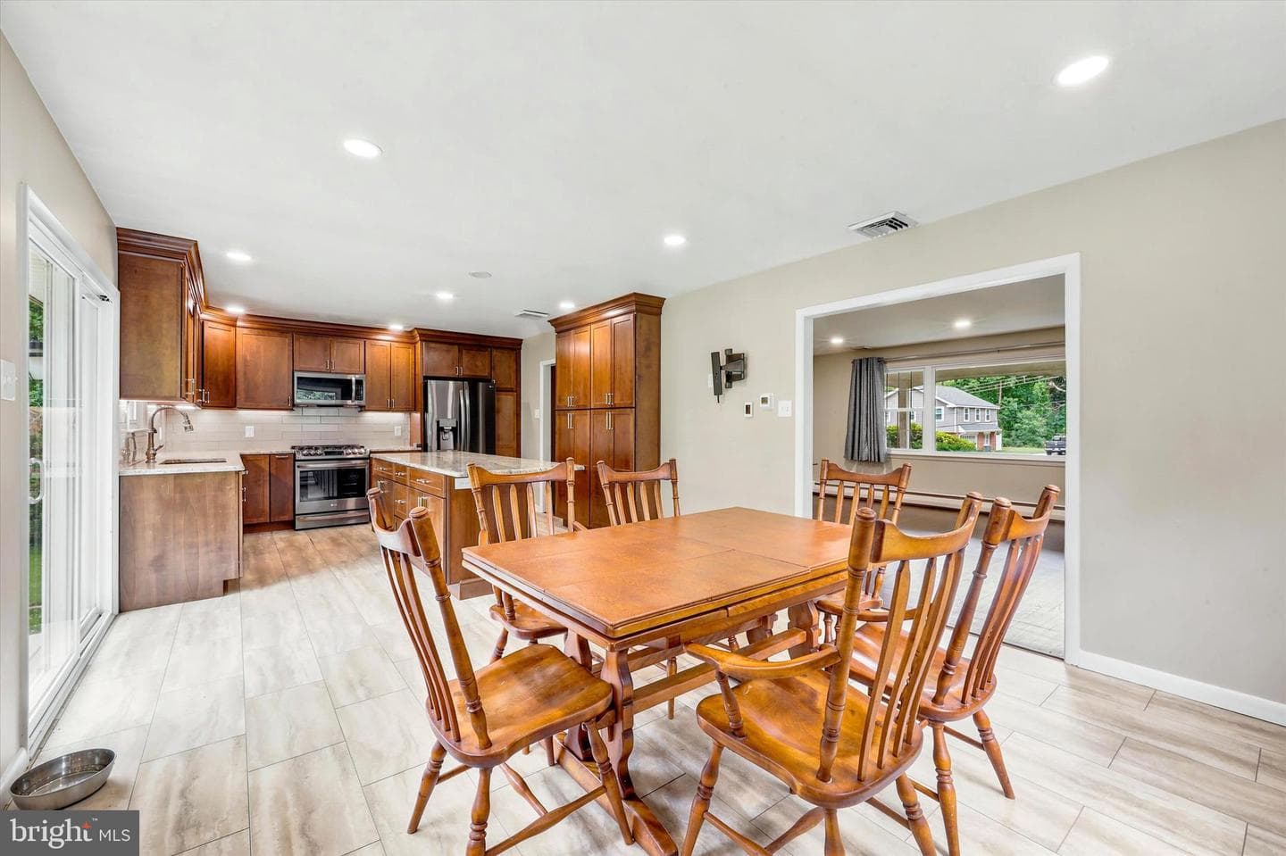 118 Deerfield Road photo 4