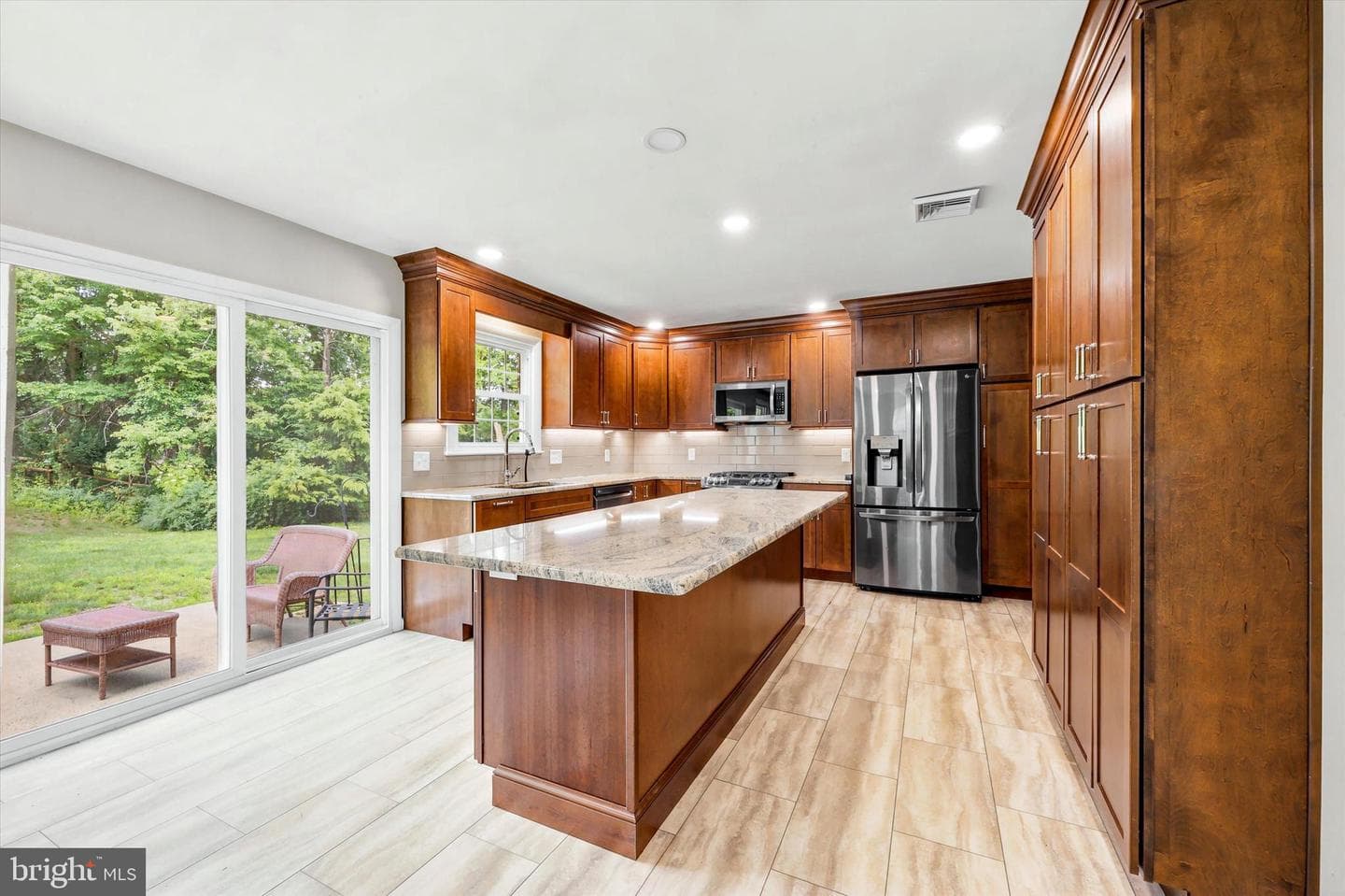 118 Deerfield Road photo 6