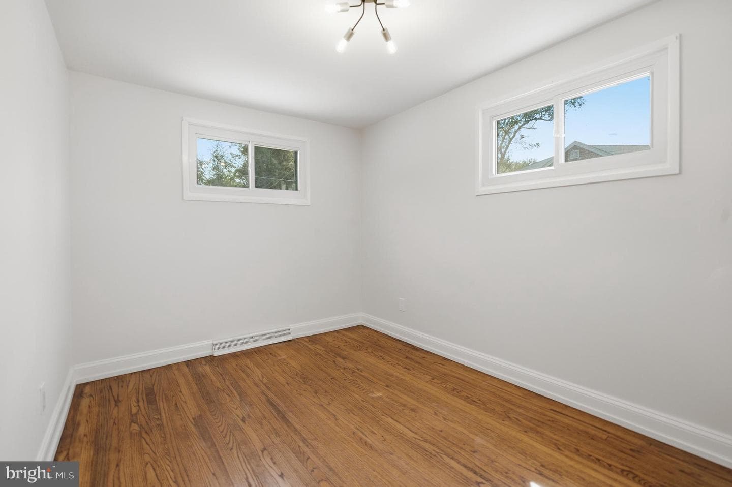 30 Meadowbrook Lane photo 15