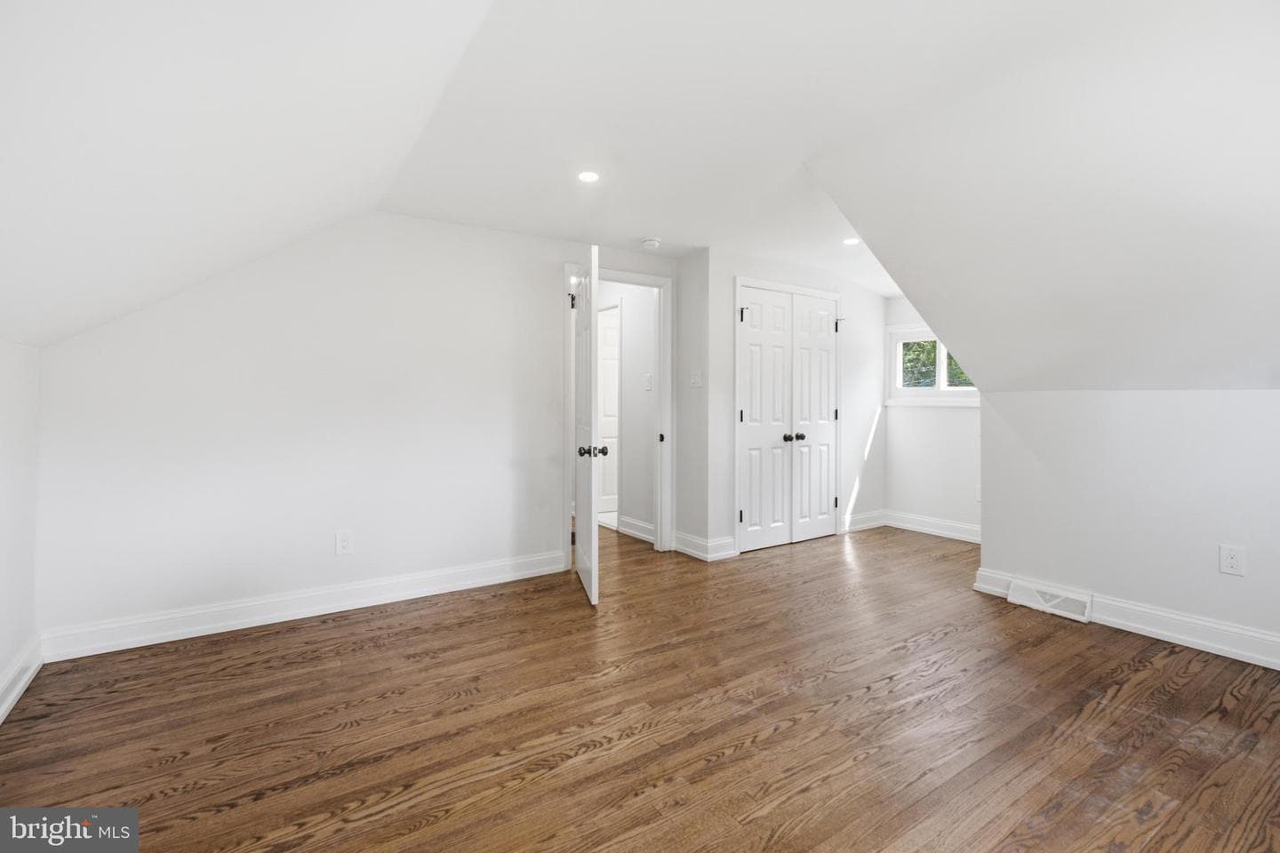 30 Meadowbrook Lane photo 21