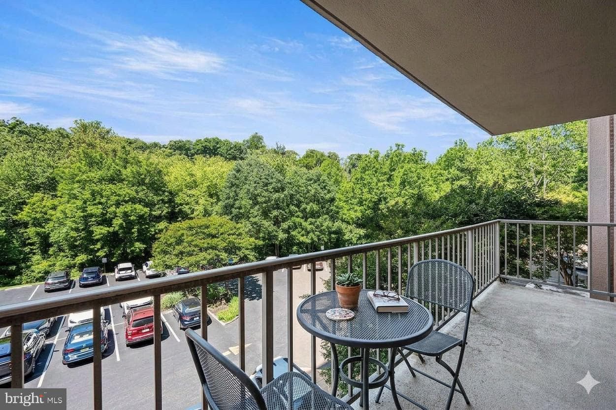 801 Yale Avenue #205 photo 7