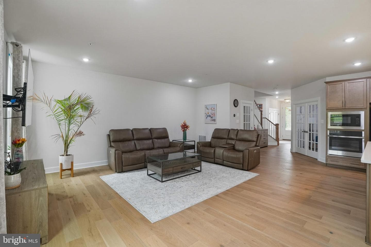 411 W Ponds Edge Drive photo 15