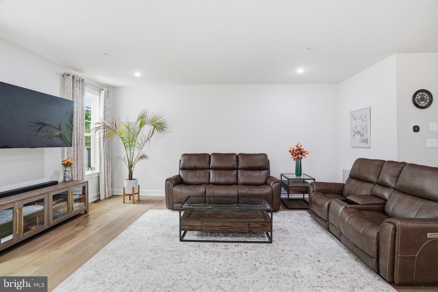 411 W Ponds Edge Drive photo 19