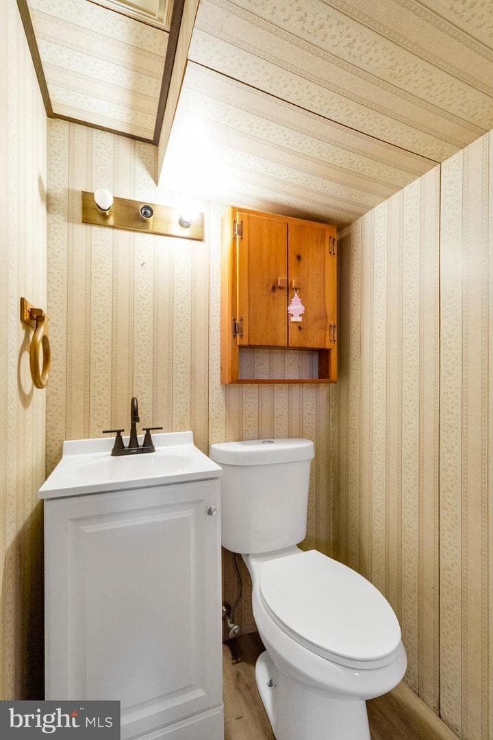 323 Spruce Street photo 10
