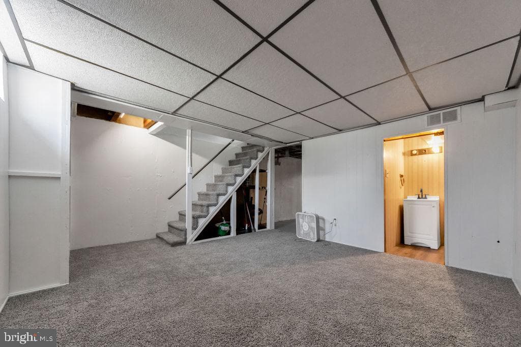 323 Spruce Street photo 4