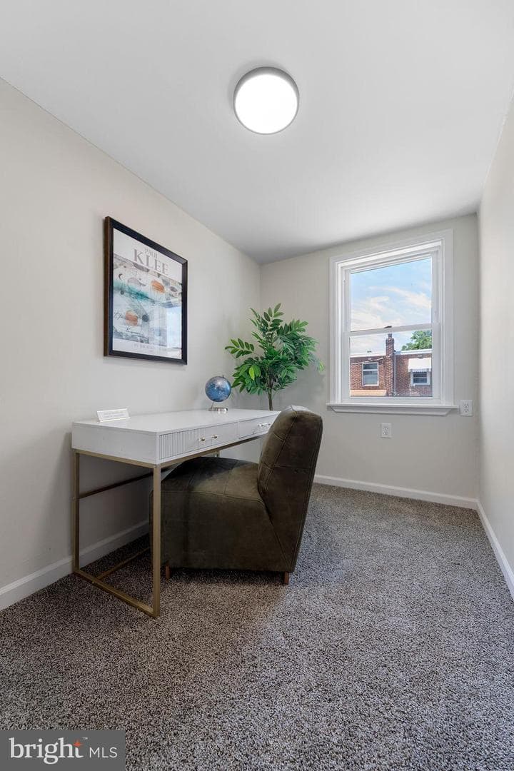 323 Spruce Street photo 9