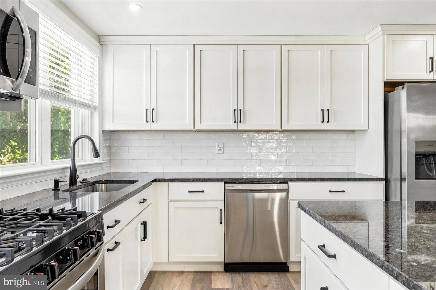 18 W Madison Avenue photo 11