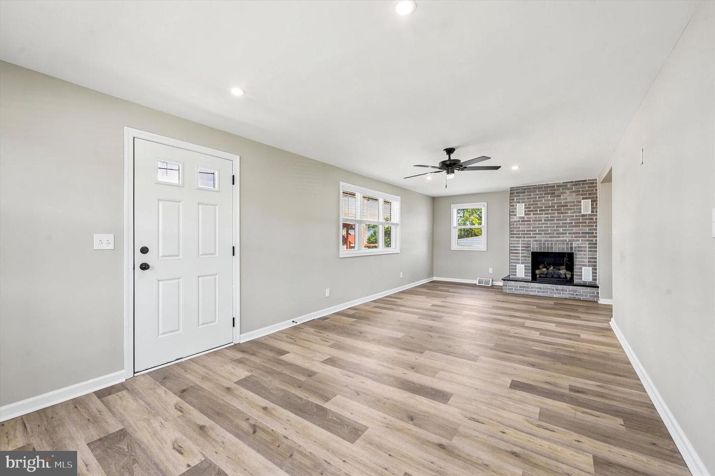 18 W Madison Avenue photo 15