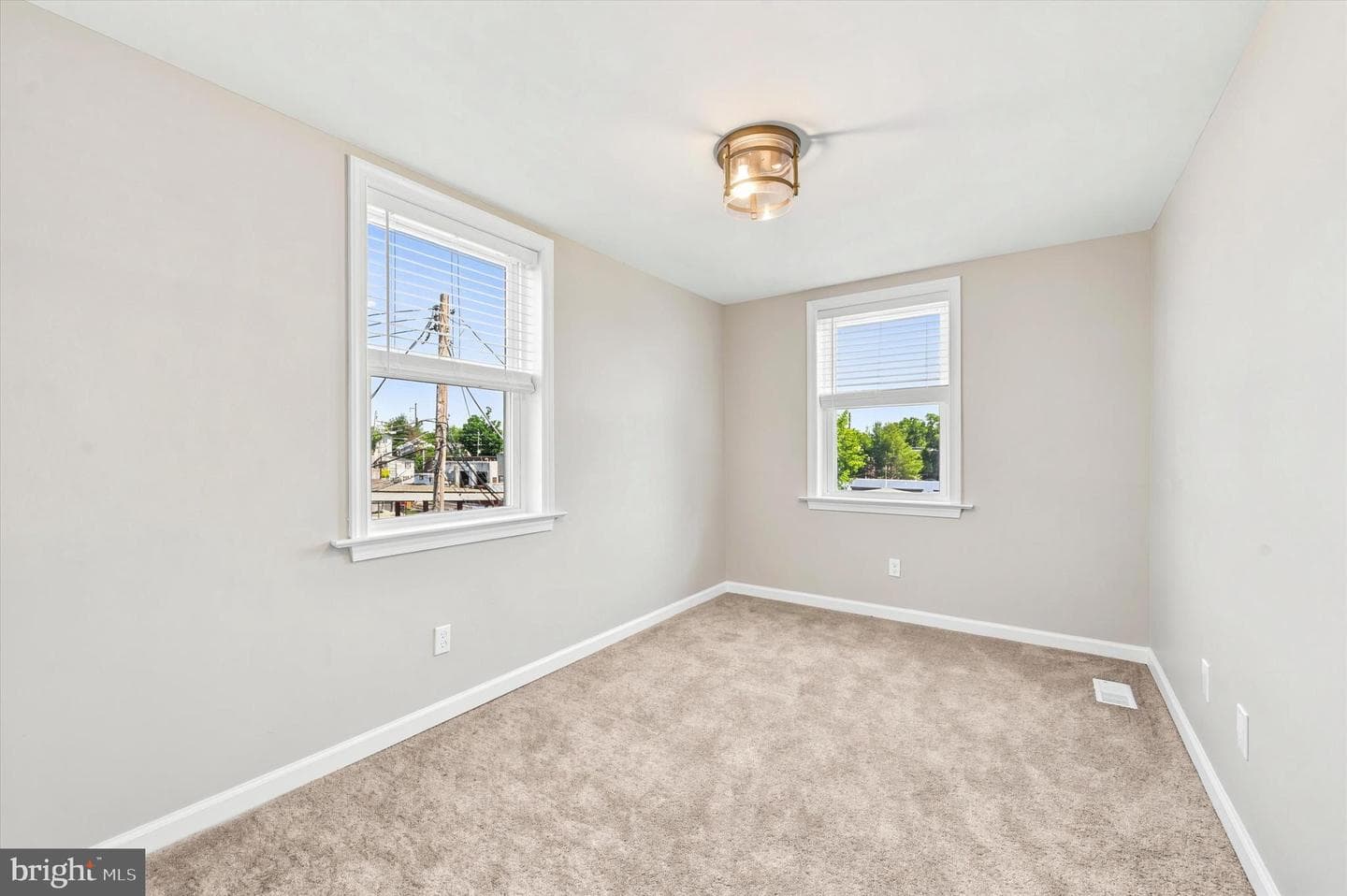 18 W Madison Avenue photo 20