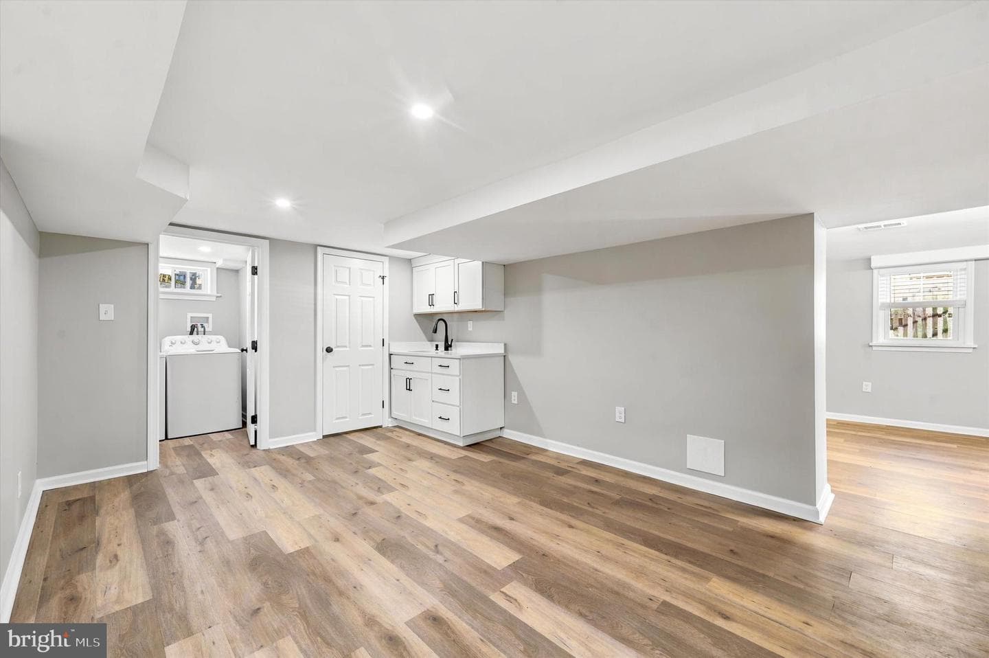 18 W Madison Avenue photo 26