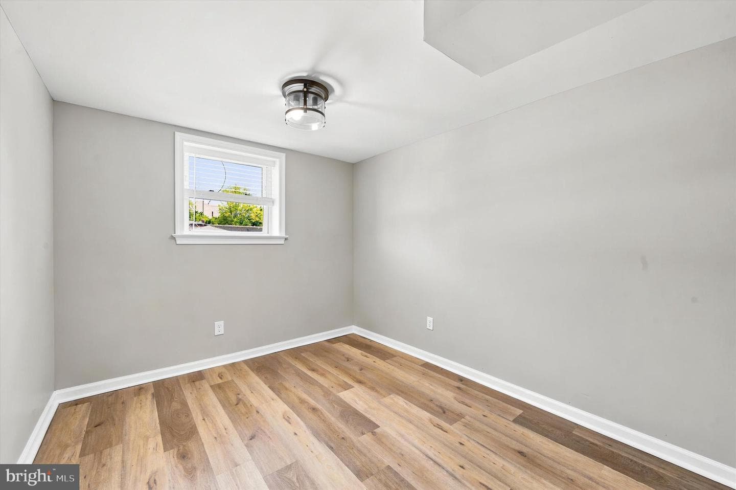 18 W Madison Avenue photo 28