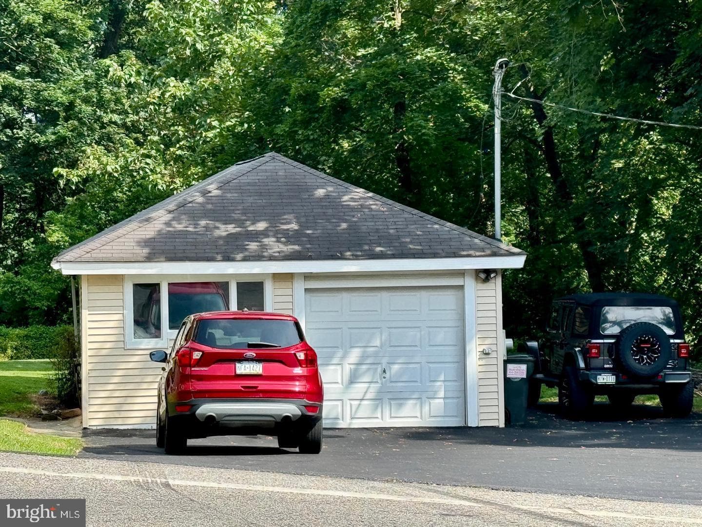 692 Lenni Road photo 25