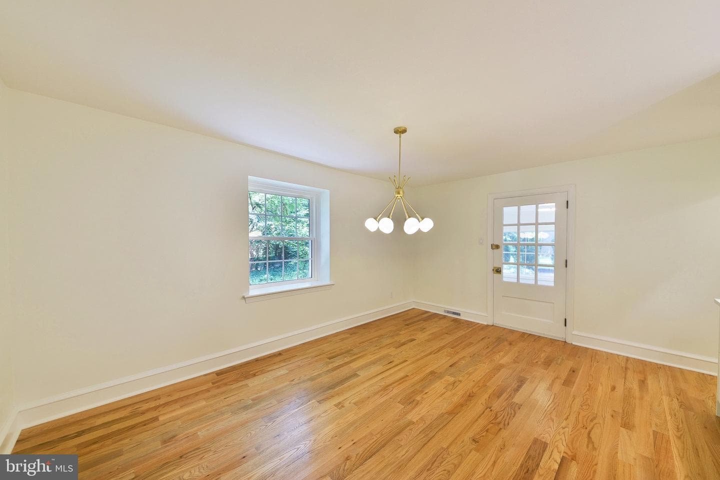 629 University Place photo 10