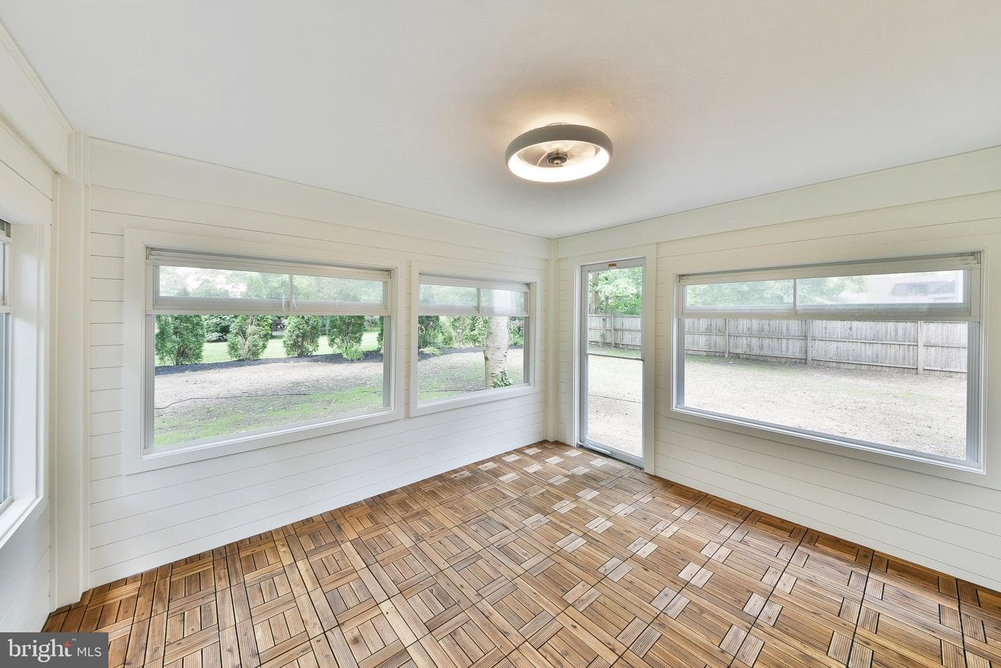 629 University Place photo 18
