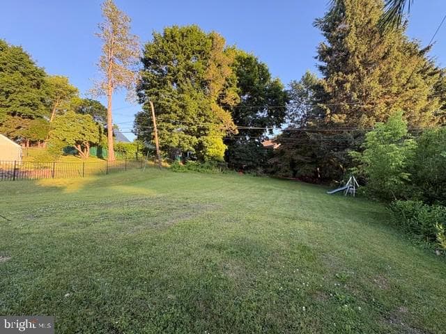 112 Sherman Road photo 4