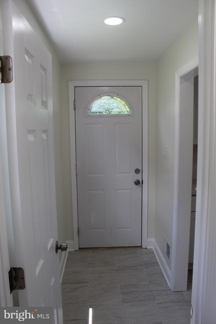 412 Roberta Avenue photo 6