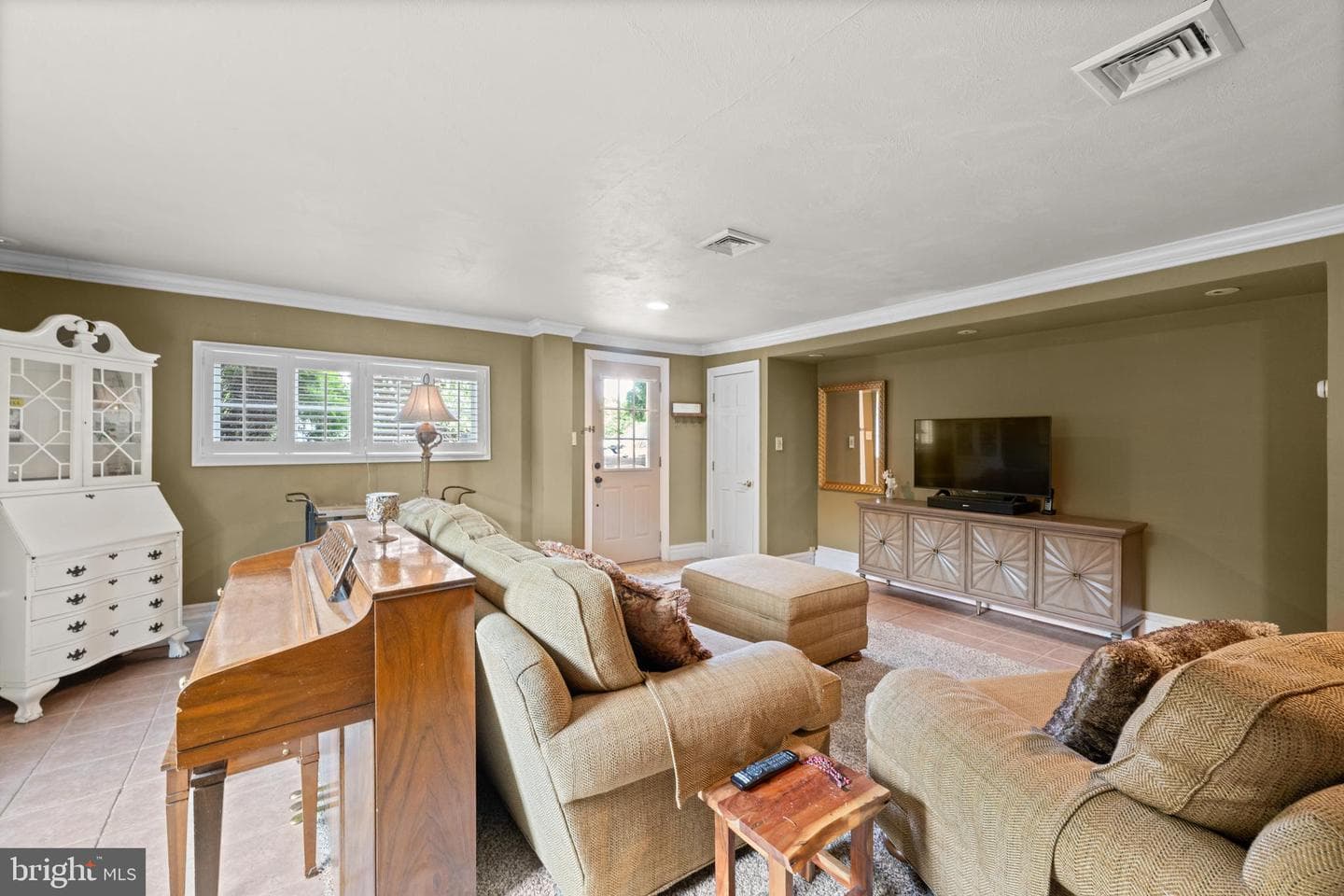 260 Avon Road photo 13
