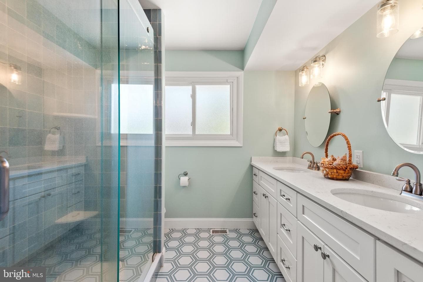 580 Sinkler Drive photo 32