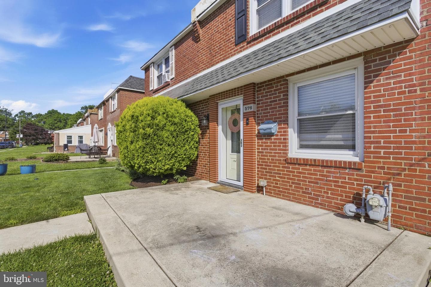 576 Michell Street photo 2
