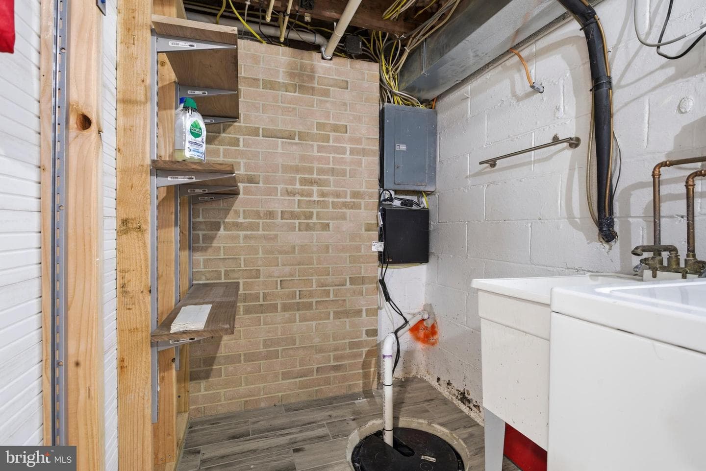 576 Michell Street photo 22