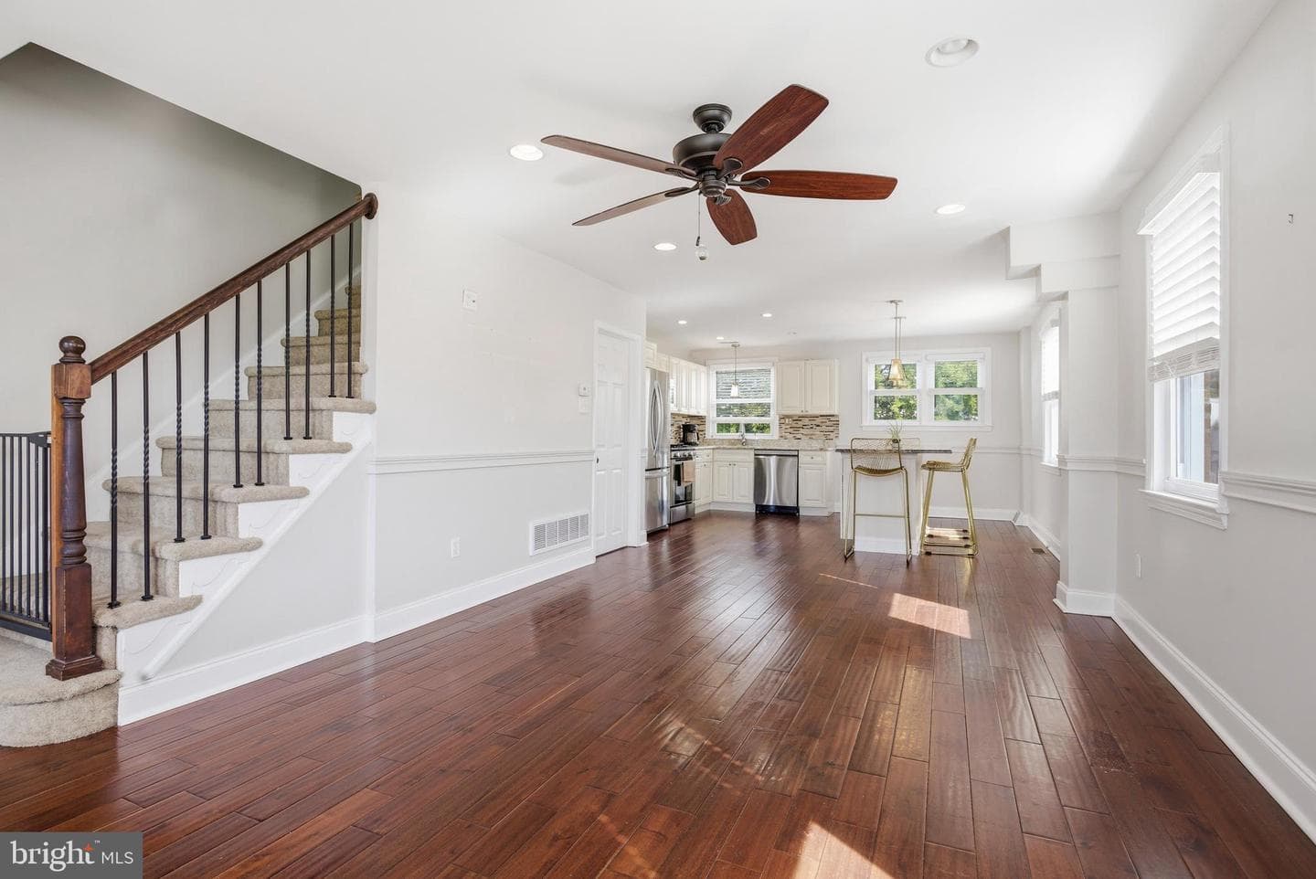 576 Michell Street photo 5