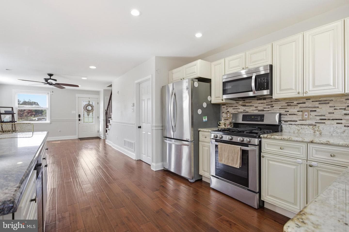 576 Michell Street photo 8