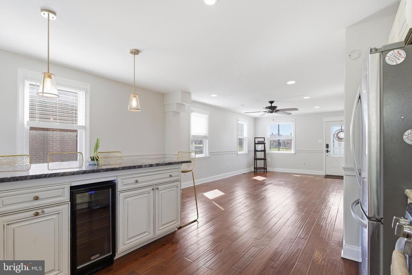 576 Michell Street photo 9