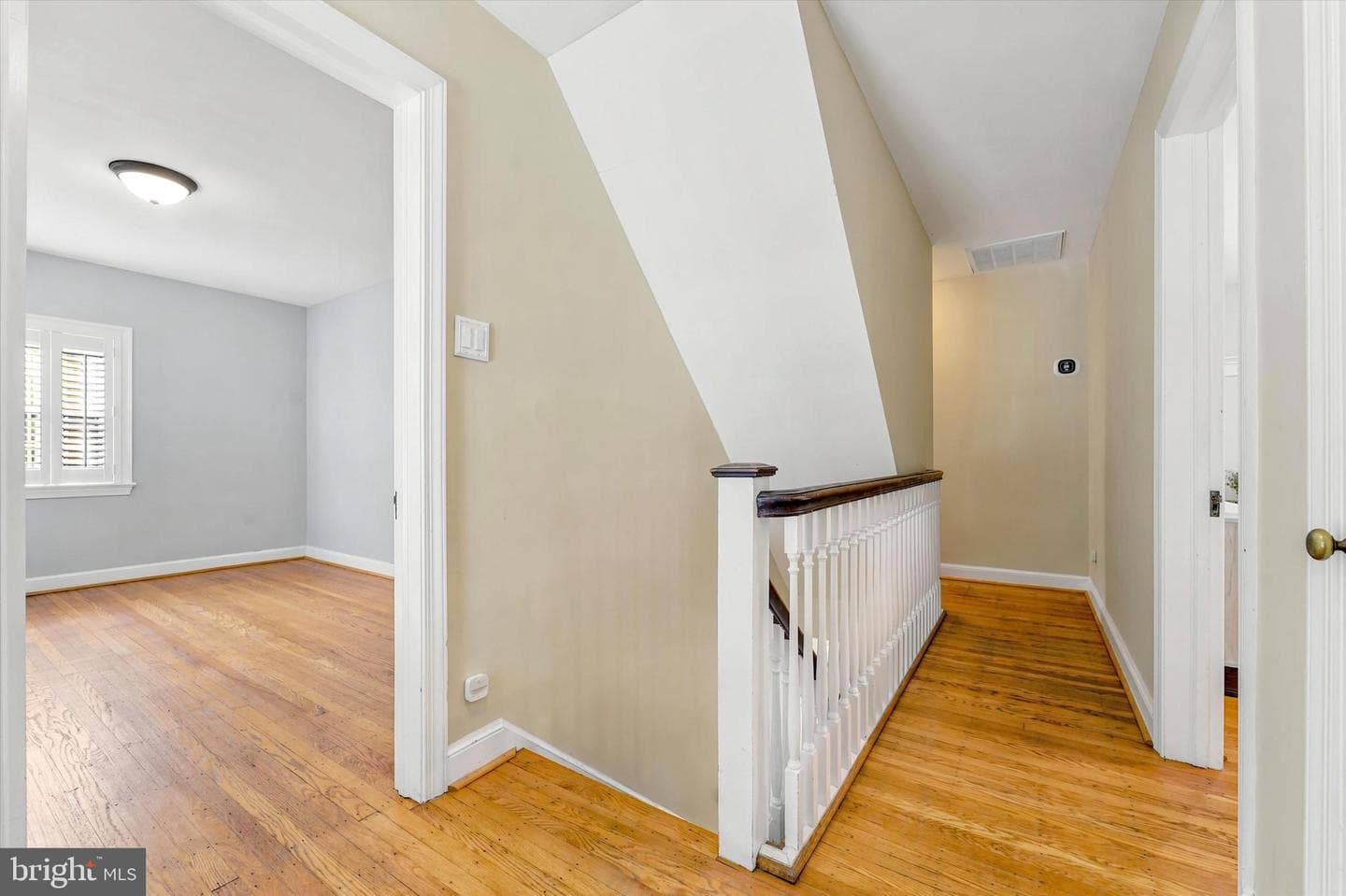 570 Strathmore Road photo 16