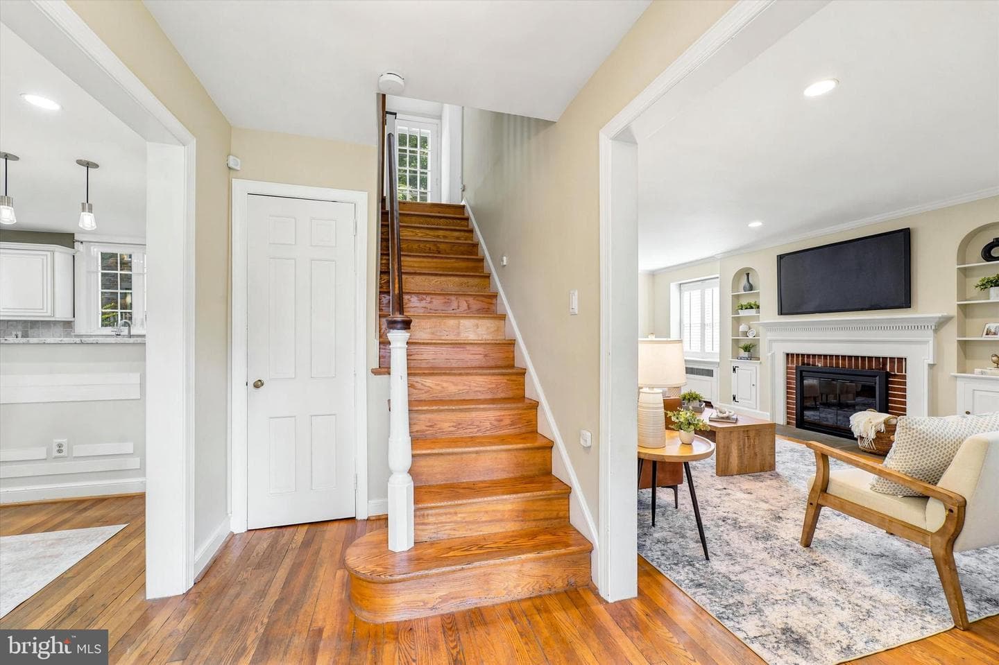 570 Strathmore Road photo 2