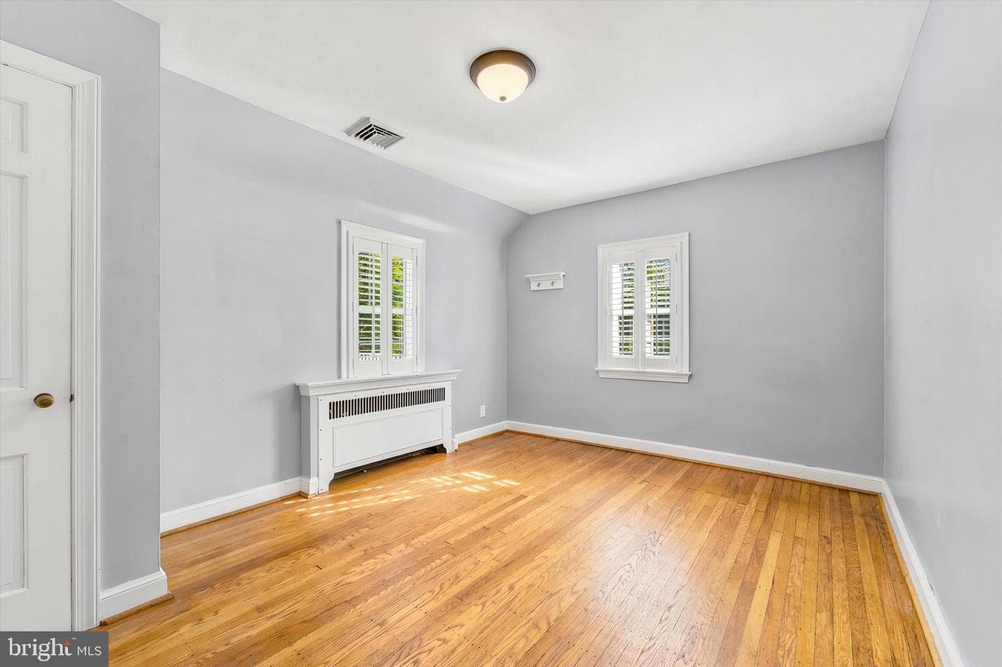 570 Strathmore Road photo 22