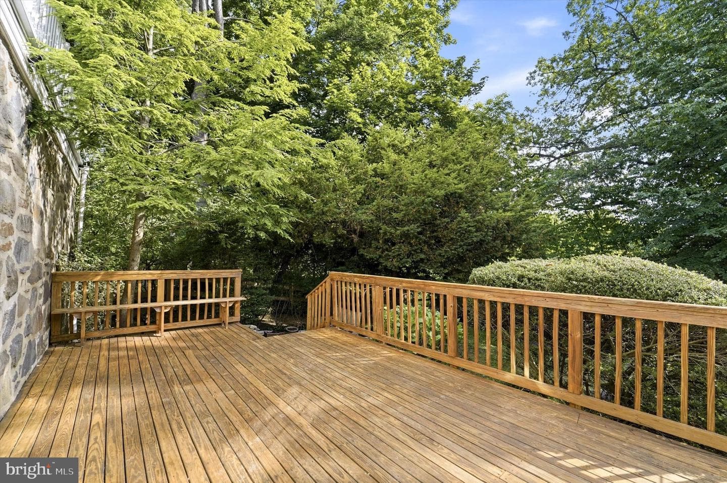 570 Strathmore Road photo 31