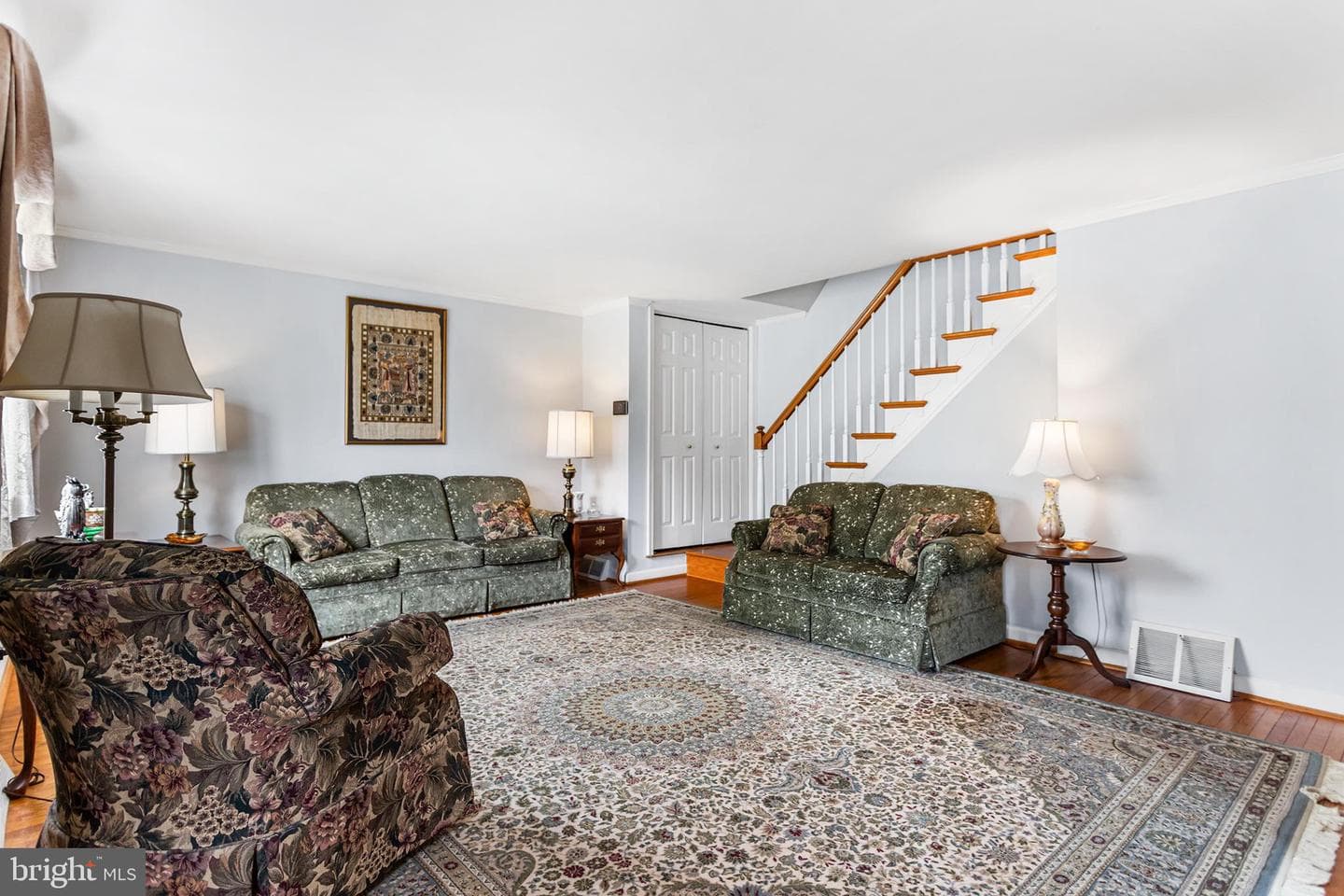 321 Holt Lane photo 4