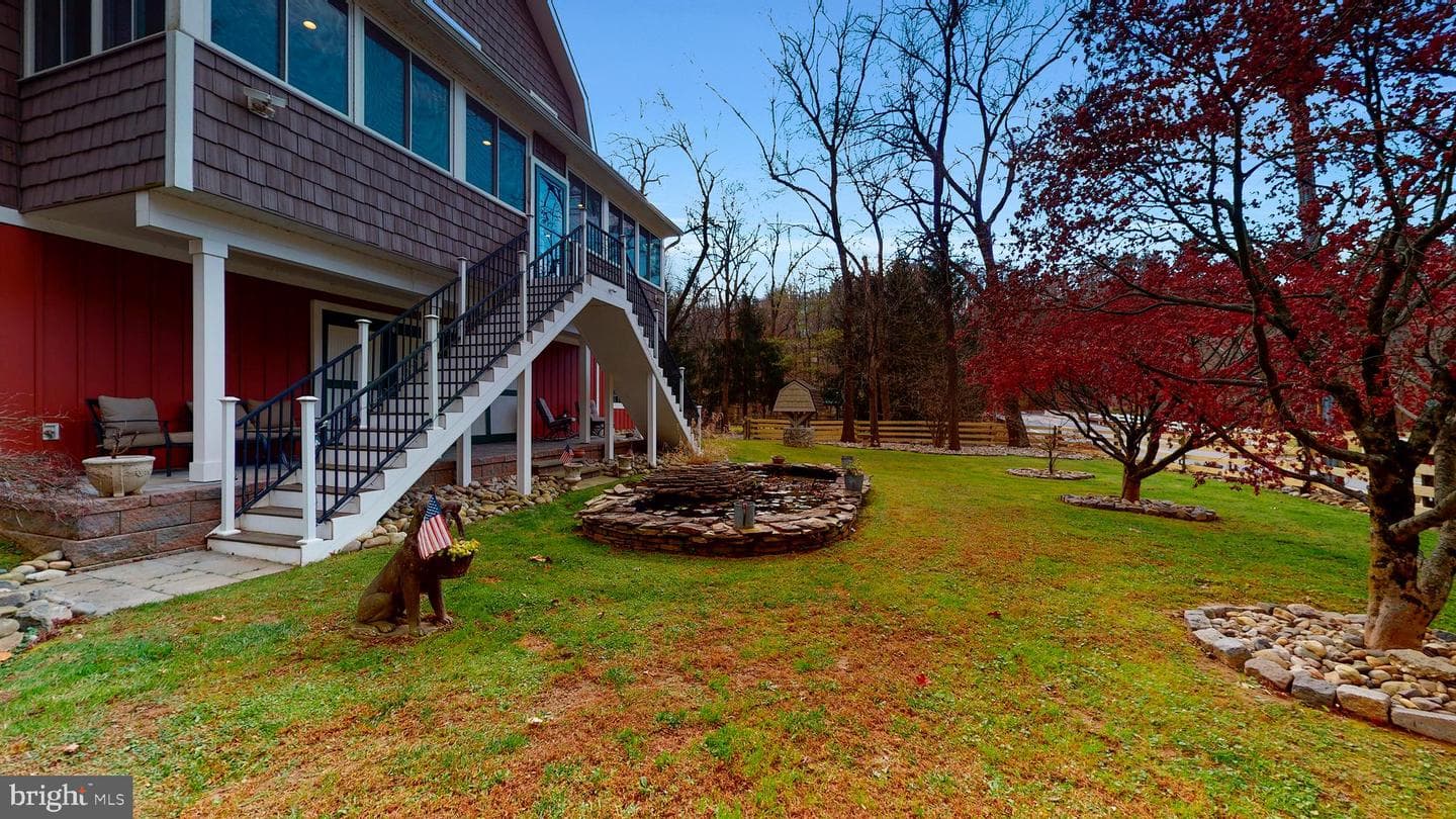 901 Crum Creek Rd photo 75