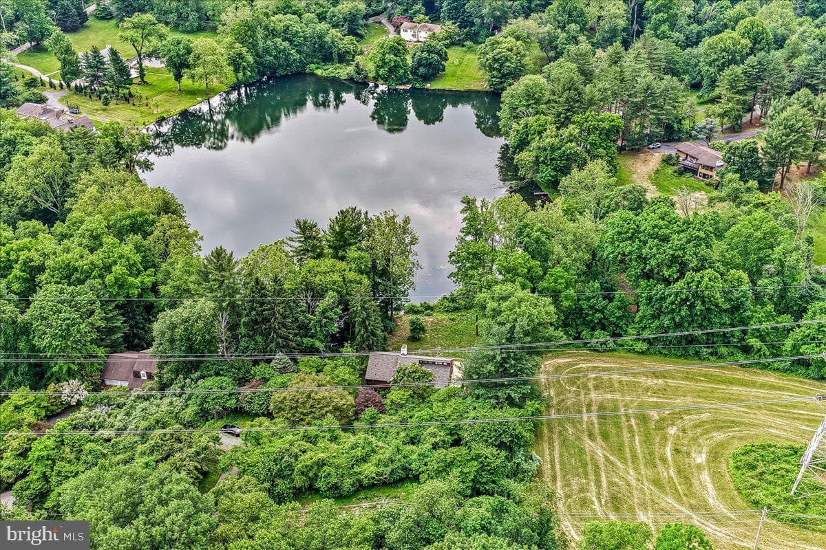70 Heyburn Road photo 10