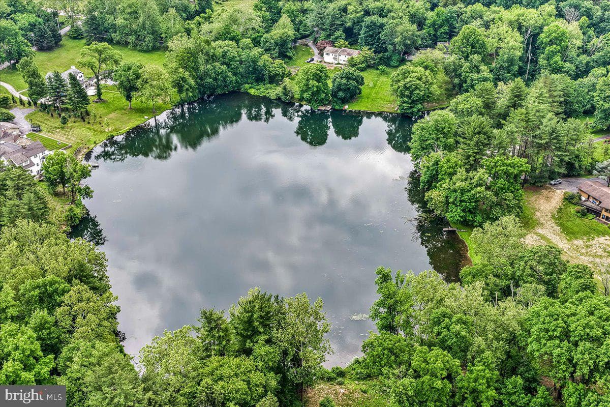 70 Heyburn Road photo 11