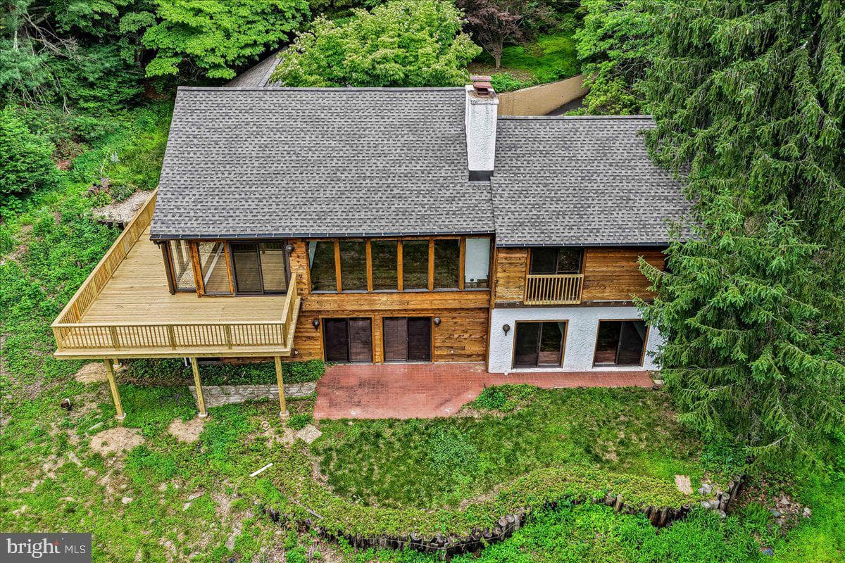 70 Heyburn Road photo 12