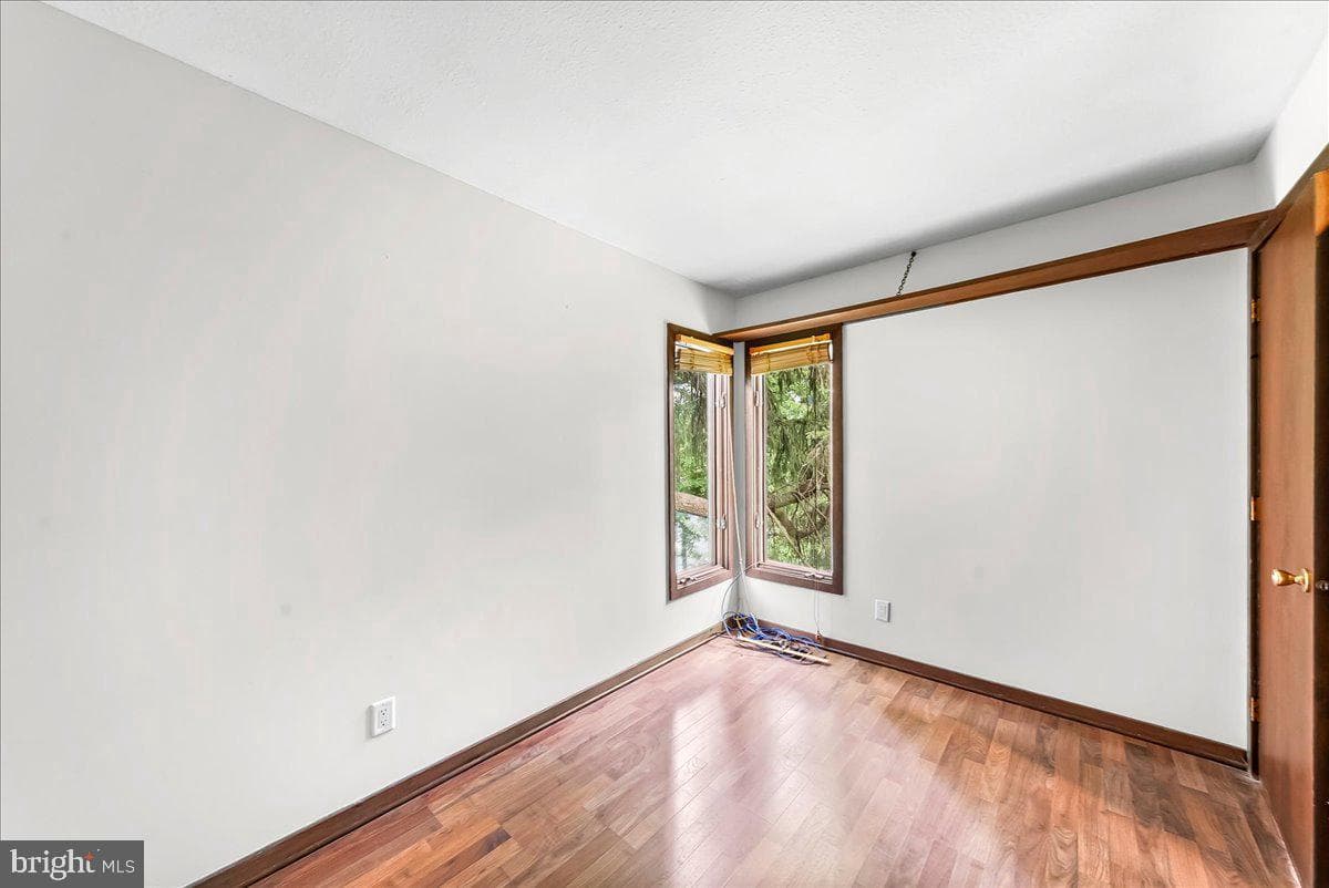 70 Heyburn Road photo 30