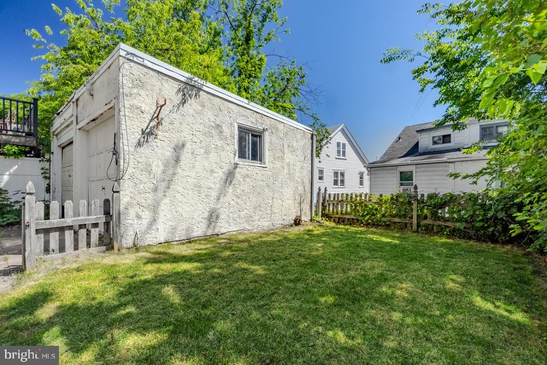 717 Anderson Avenue photo 36