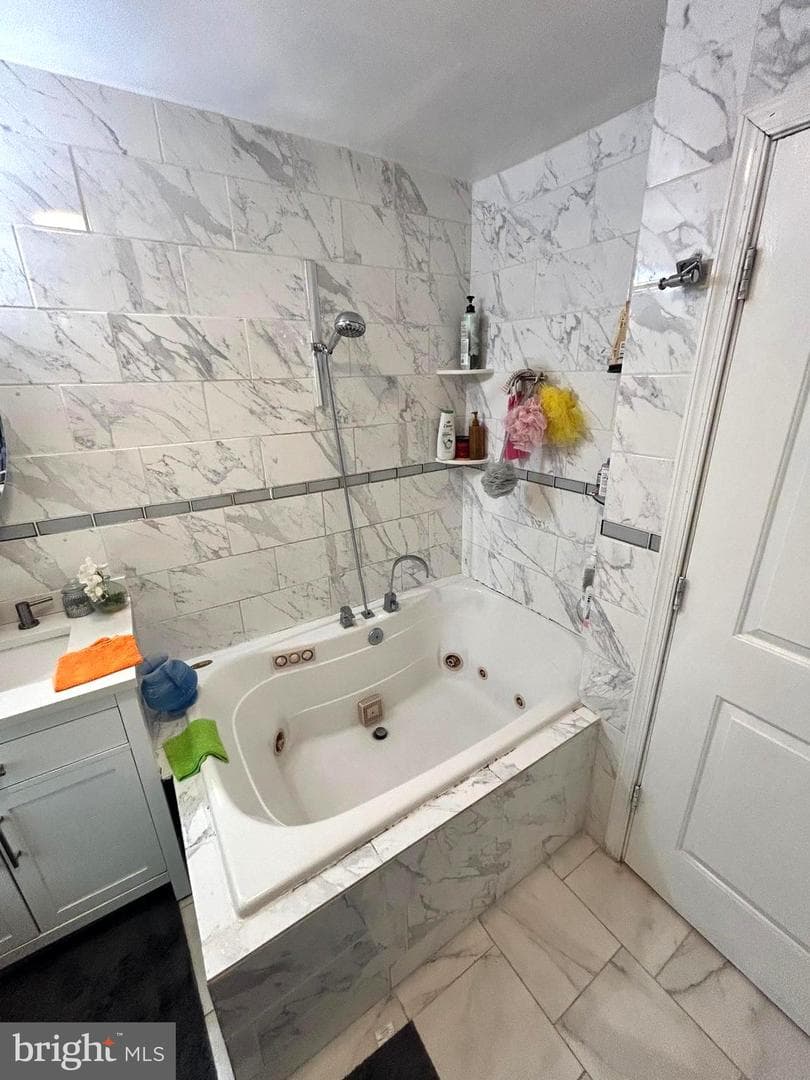 1525 Elmwood Avenue photo 26