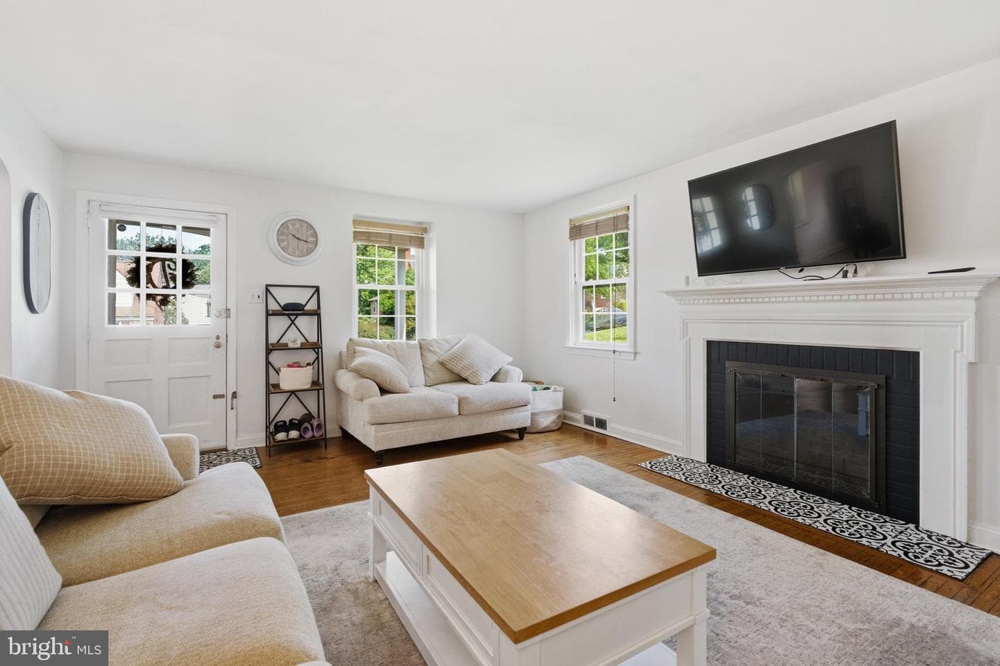 455 Glendale Circle photo 5