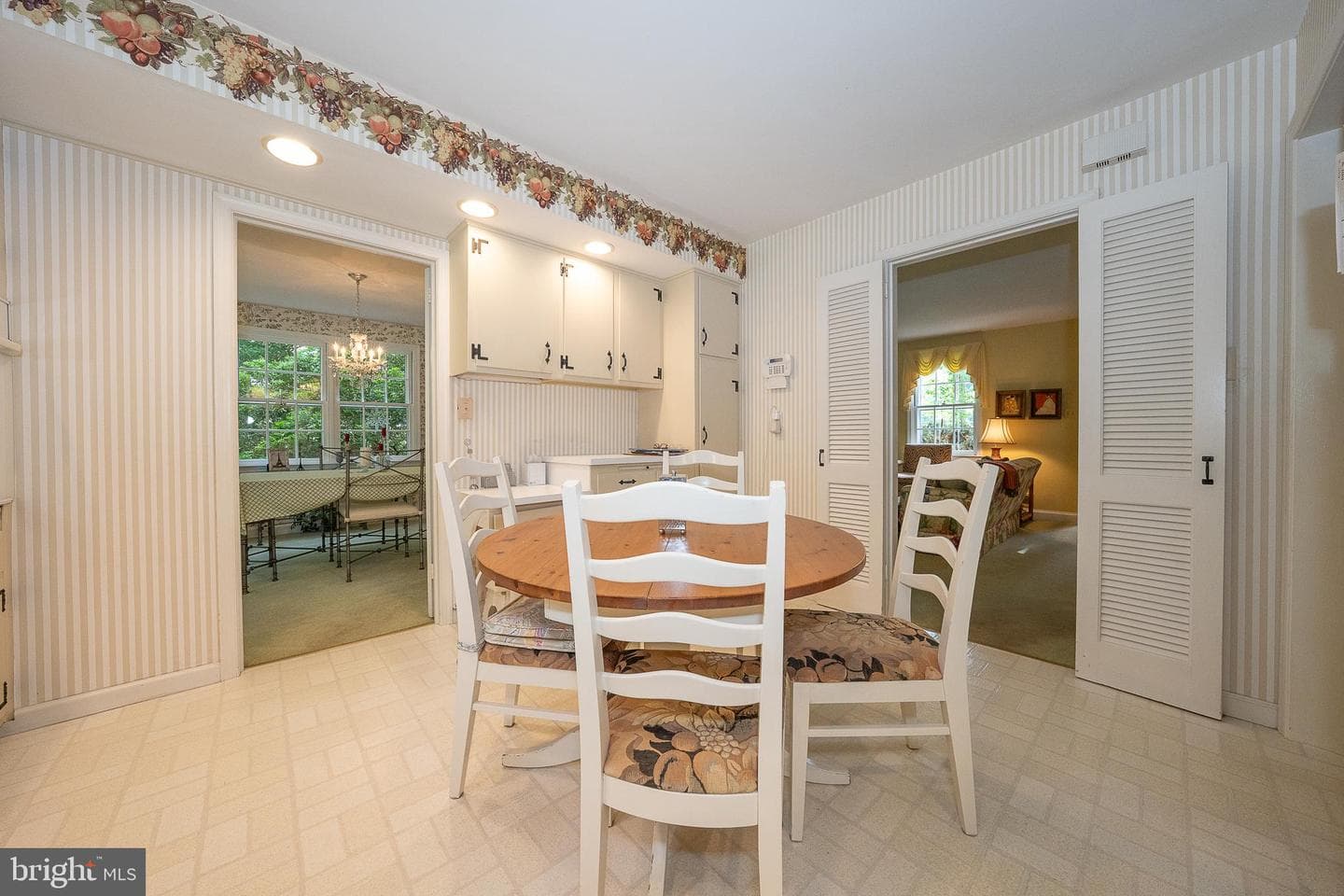 302 Earles Lane photo 16