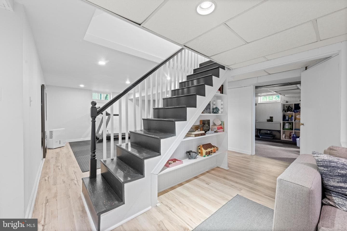 141 Sproul Road photo 31