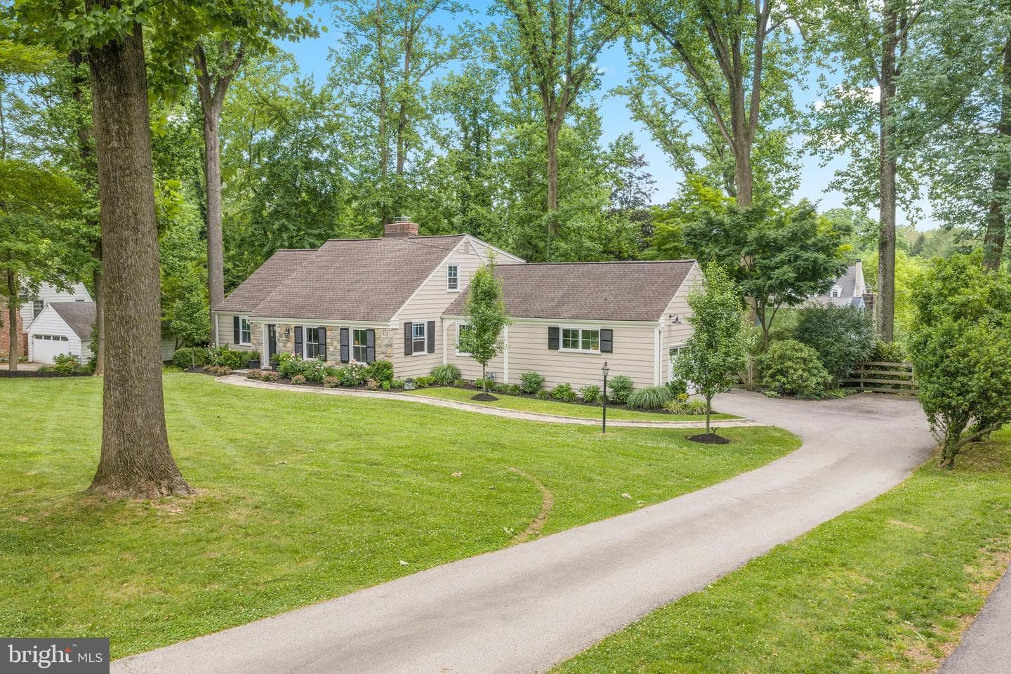 141 Sproul Road photo 46