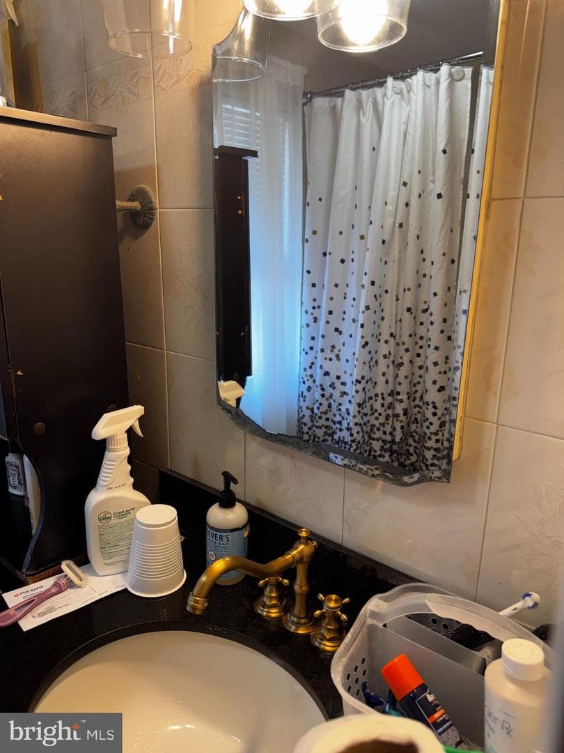 48 Foster Avenue photo 9