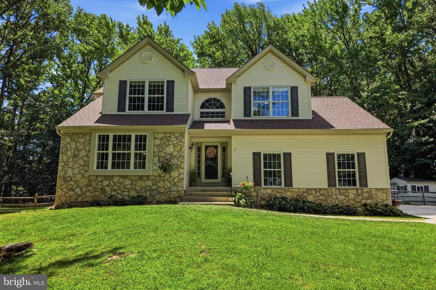1457 Powell Circle photo 2