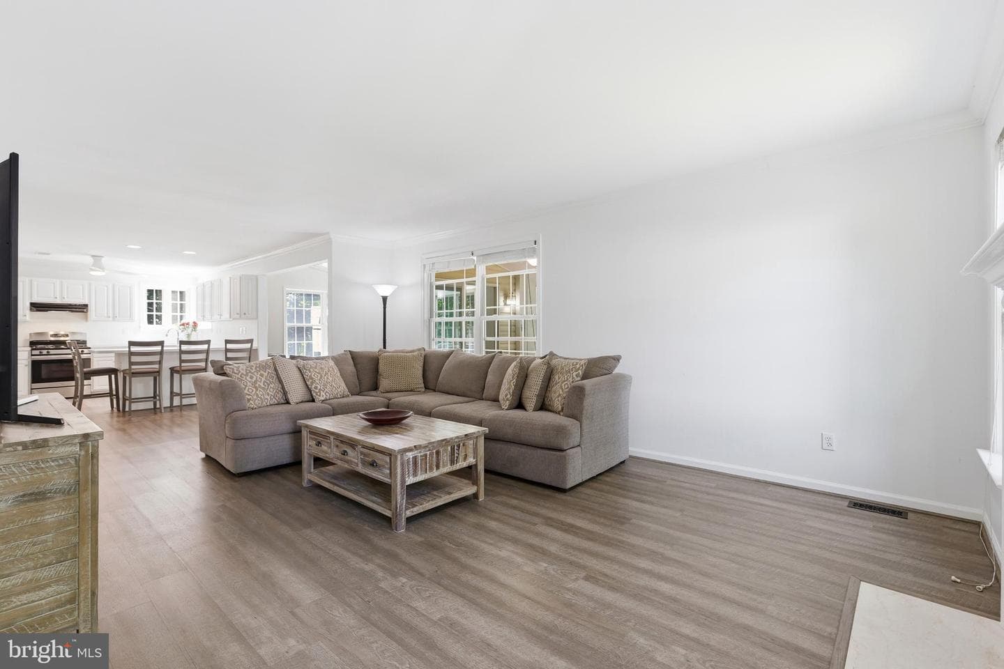 1457 Powell Circle photo 5