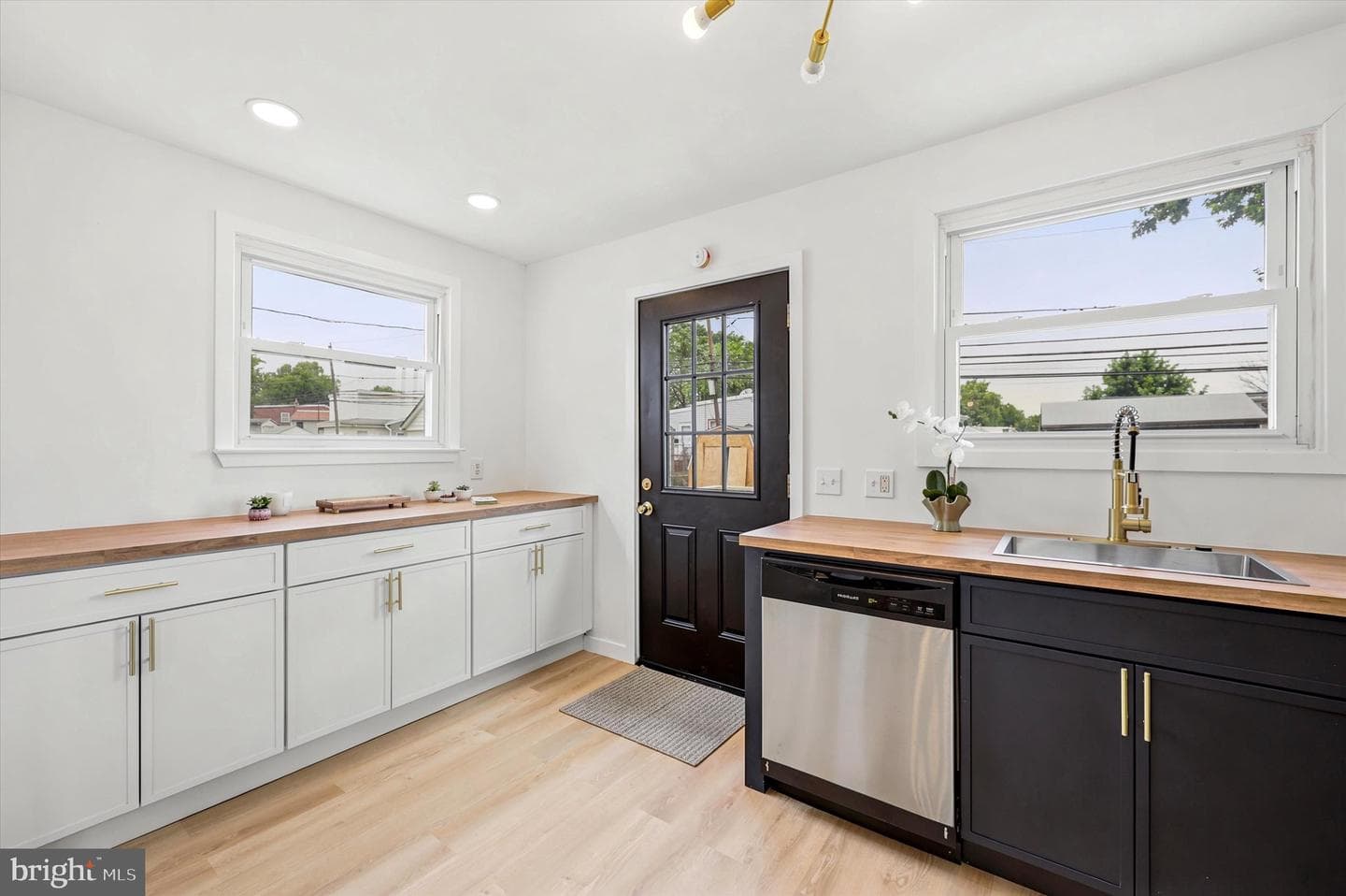 25 N Martin Lane photo 13