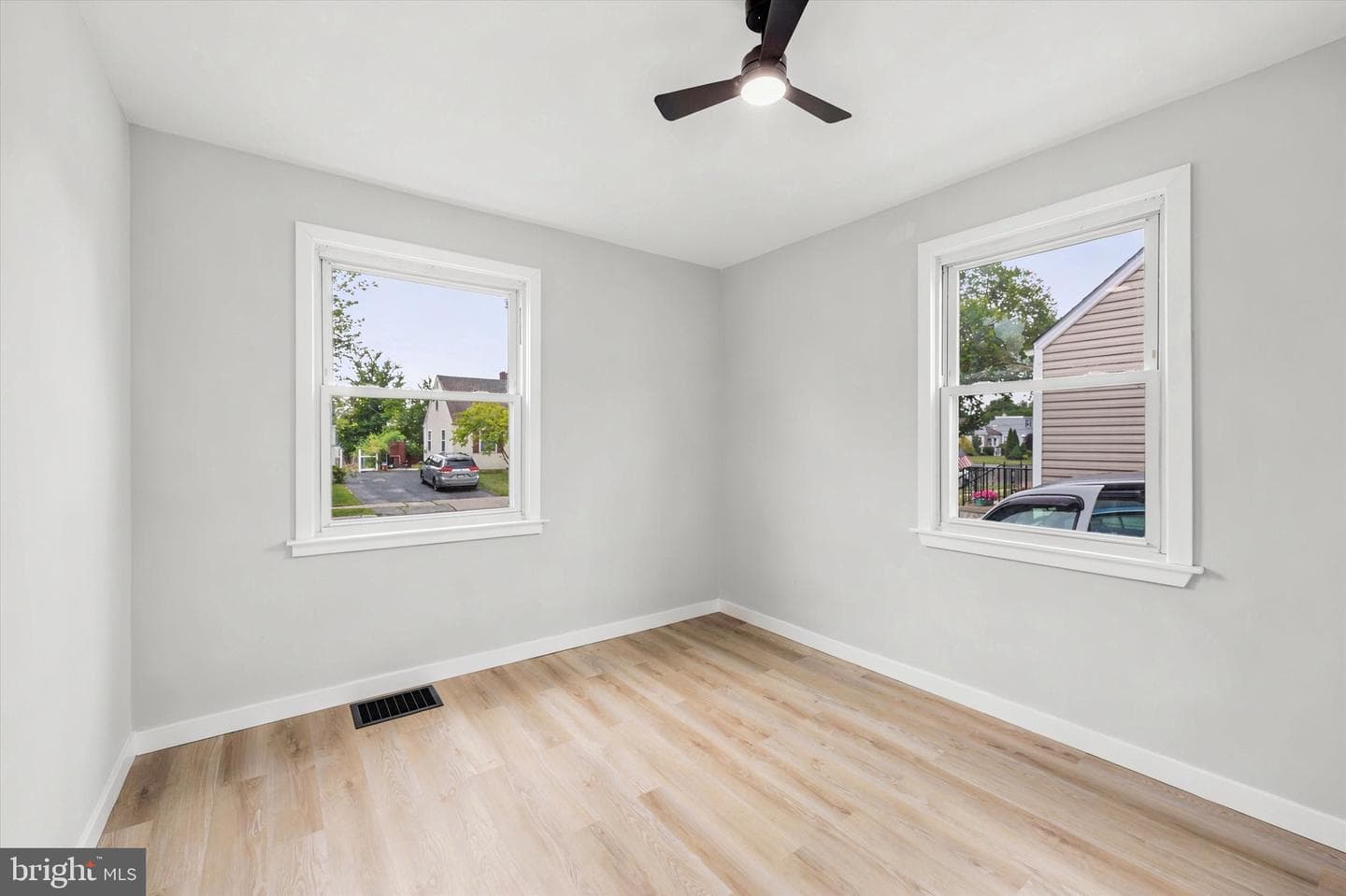 25 N Martin Lane photo 17