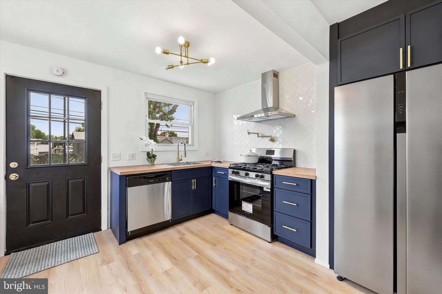 25 N Martin Lane photo 9