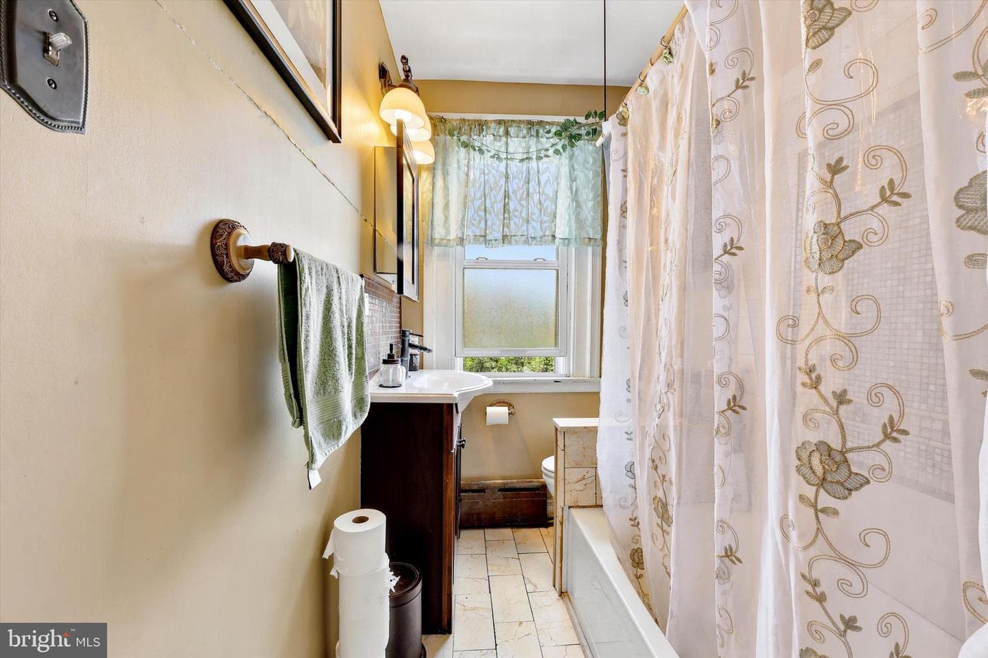 209 Amosland Road photo 11